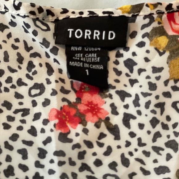 Pleated front top with tulip back - Picture 3 of 4